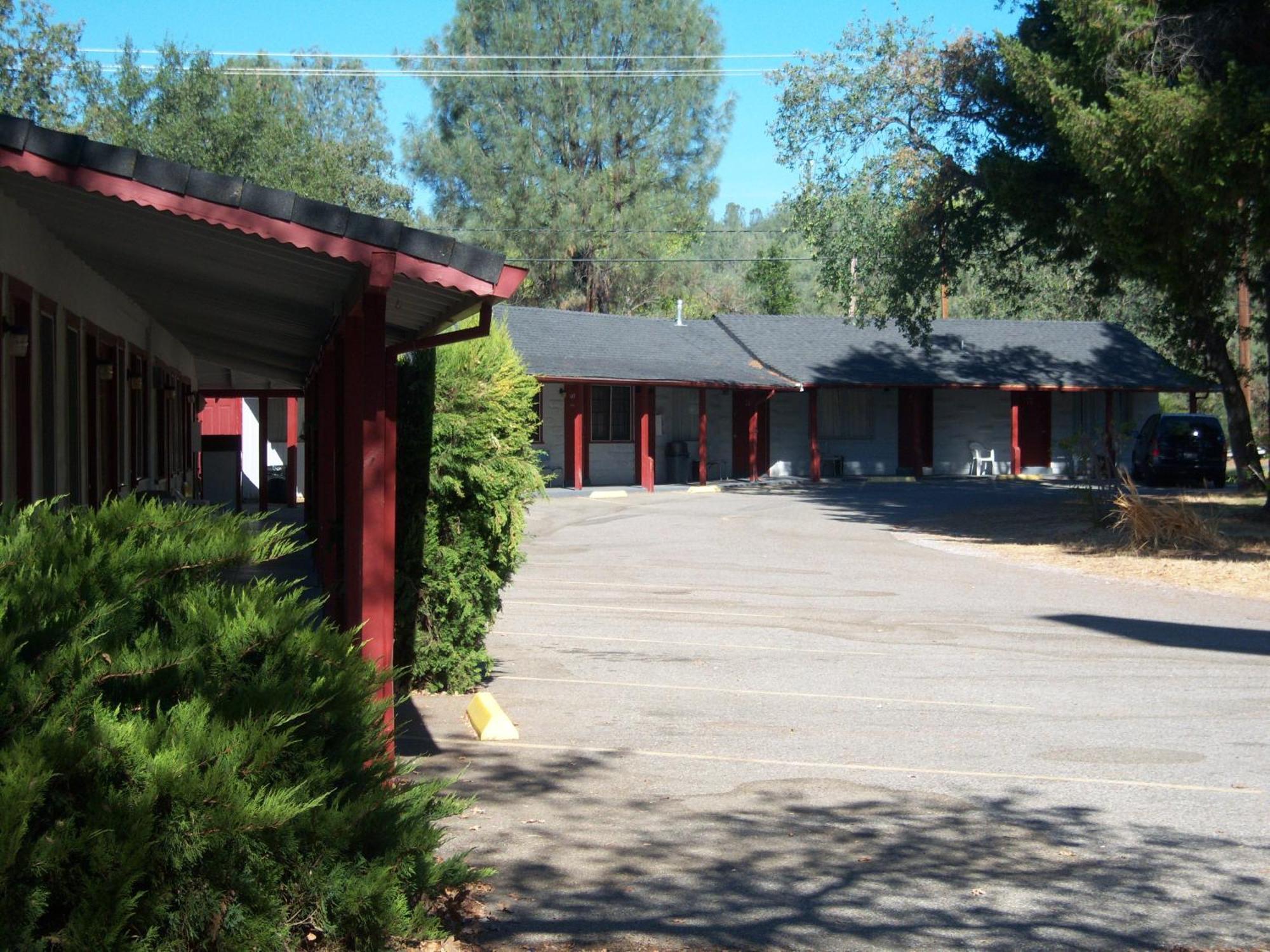 Shasta Dam Motel Шаста-Лейк Экстерьер фото